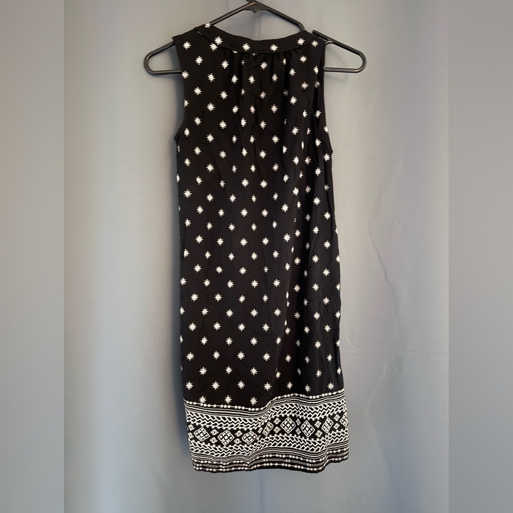 Old Navy Black Sleeveless Shift Dress – Size XS - Picture 2 of 3